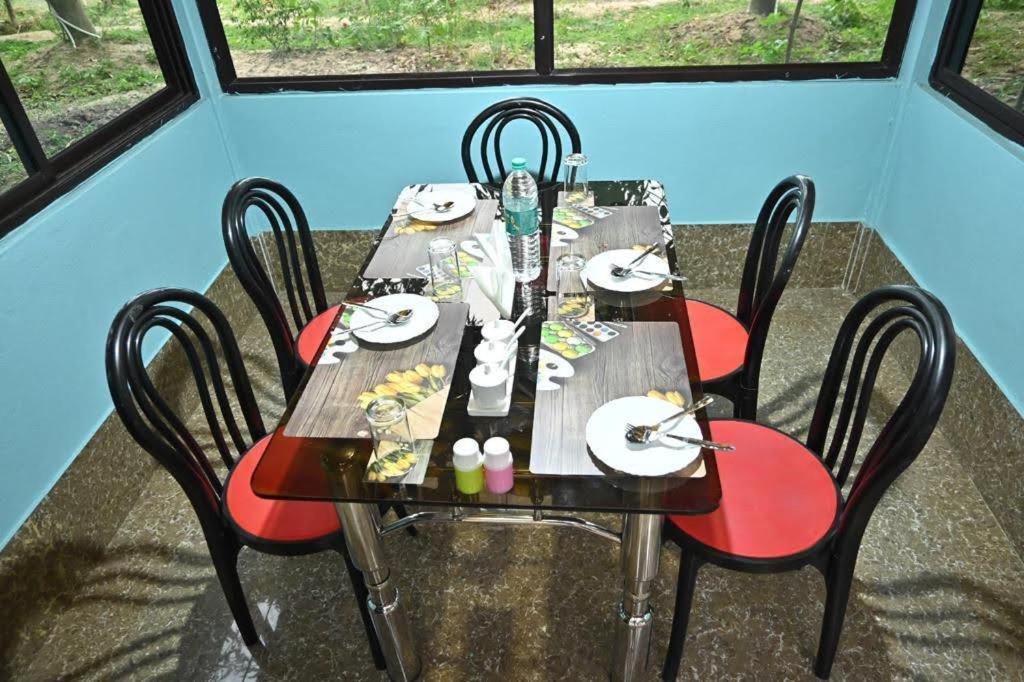 Modhubon Agro Tourism Hotel Bolpur Exterior foto